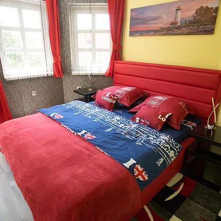 Centrum Lux 2 Apartmanok Kaposvár Exteriér fotografie