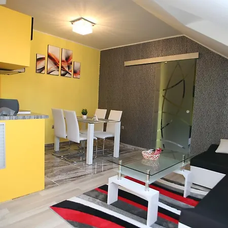 Centrum Lux 2 Apartmanok Kaposvár Exteriér fotografie