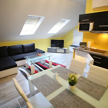 Centrum Lux 2 Apartmanok Kaposvár Exteriér fotografie