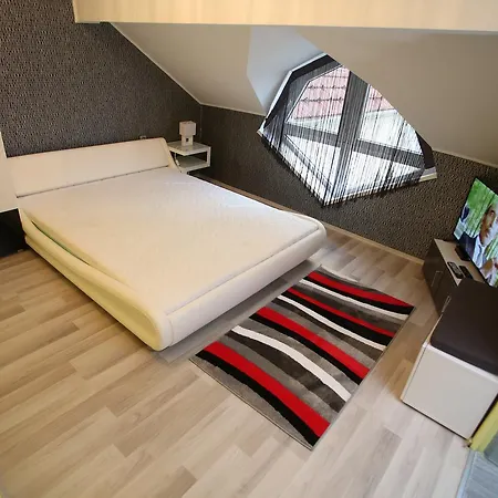 Centrum Lux 2 Apartmanok Kaposvár Exteriér fotografie