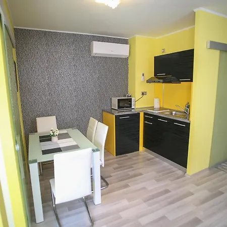 Centrum Lux 2 Apartmanok Kaposvár Exteriér fotografie