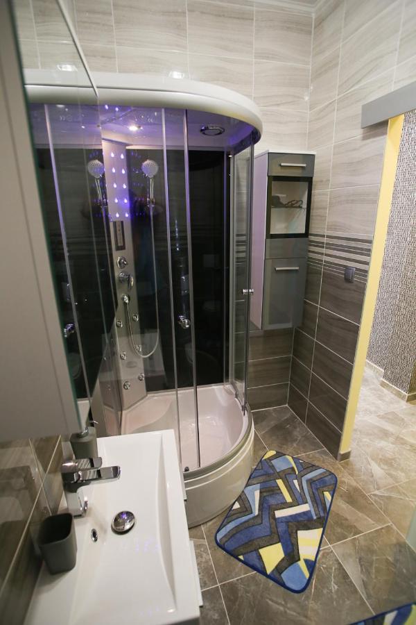 Apartment Centrum Lux 2 *