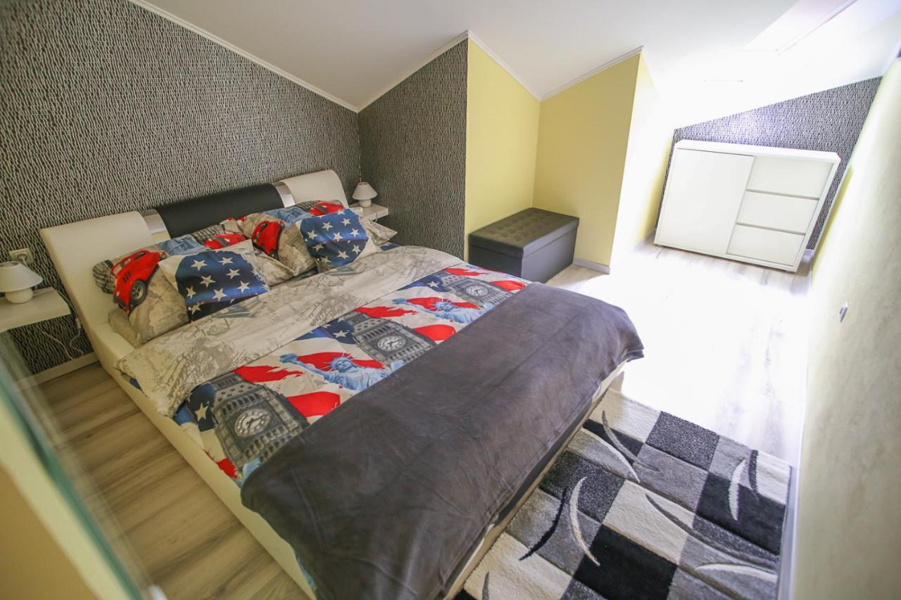Apartment Centrum Lux 2 *