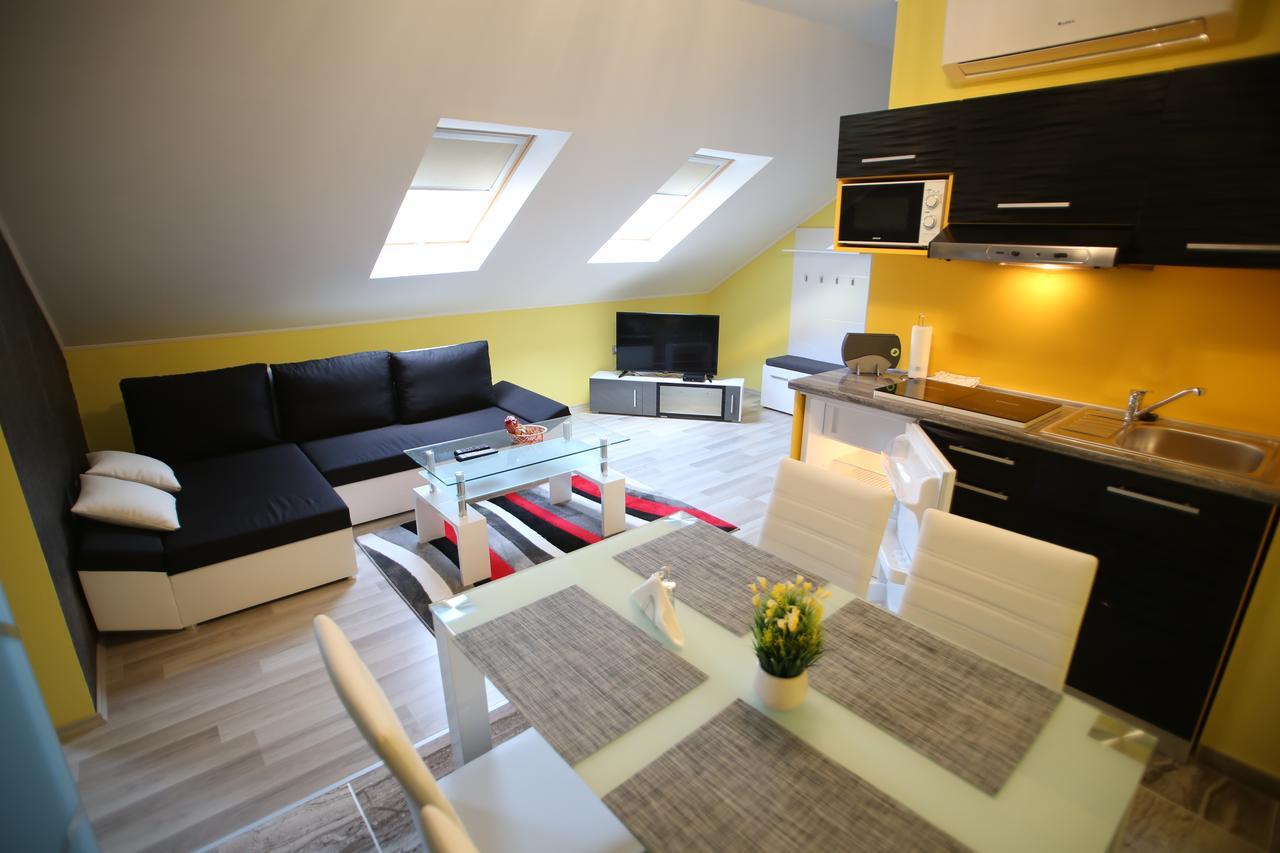Apartment Centrum Lux 2 *